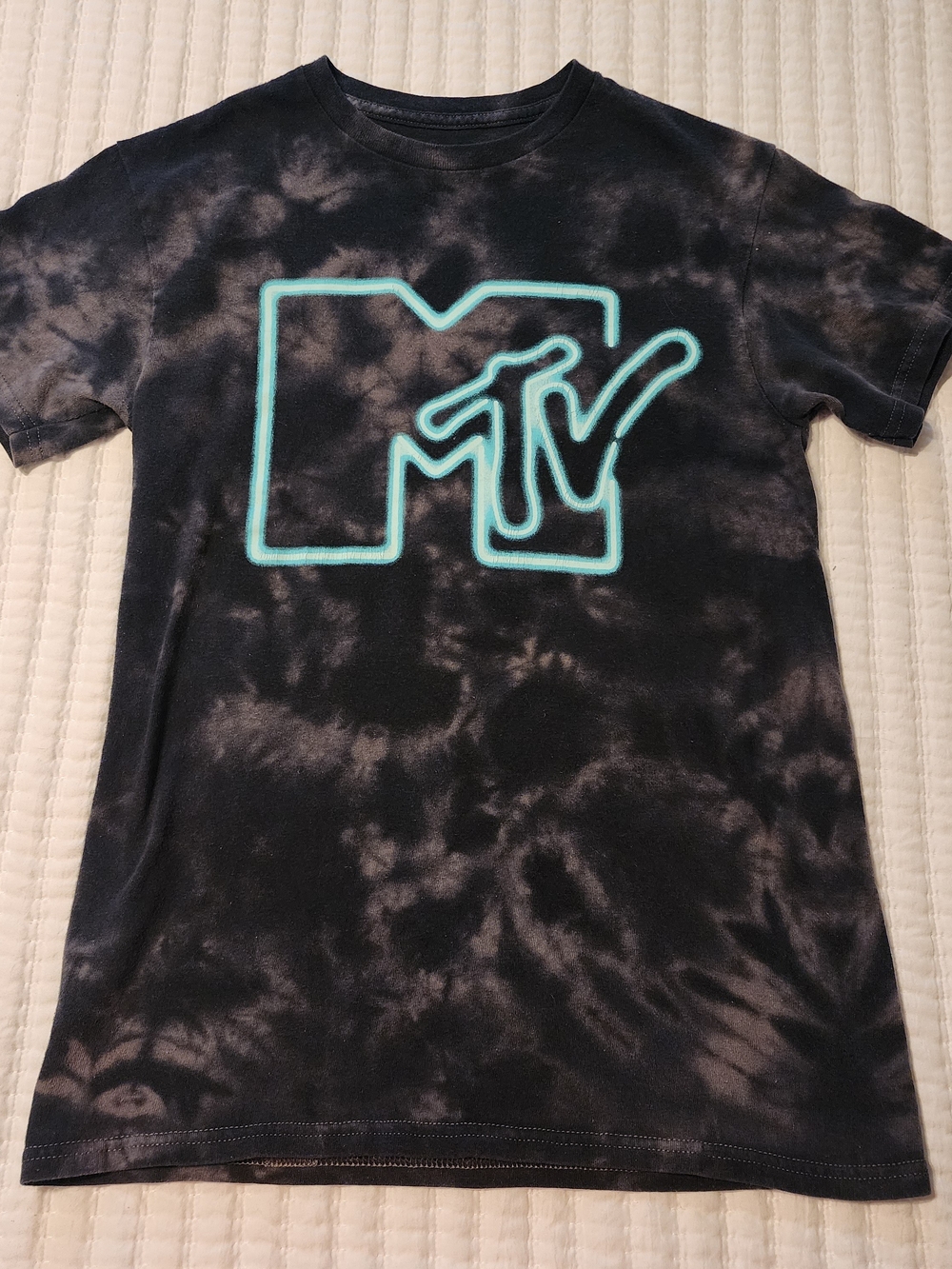 MTV Neon Logo Tie-Dye Tee in Black & Aqua